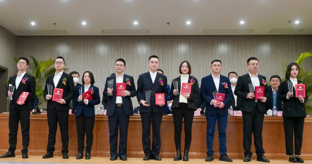 ab82d4b2-e654-4b13-bc26-9e613f0b6343 ab82d4b2-e654-4b13-bc26-9e613f0b6343