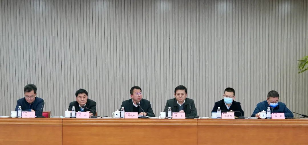 e25843f1-274b-442e-b972-aab2afeb989e