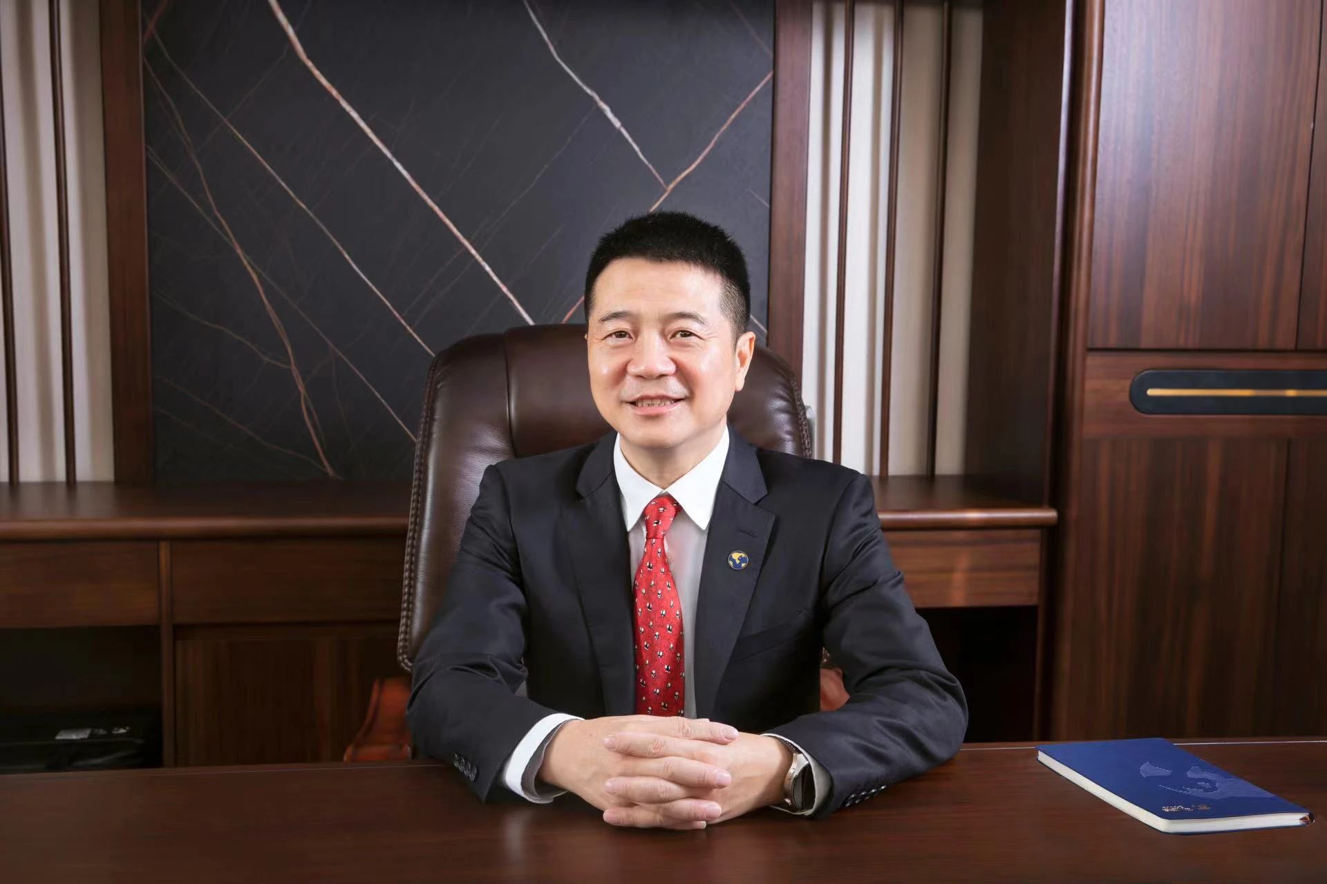 7d6fa412-1d7a-4db8-8cb8-b3103d6a9b5d