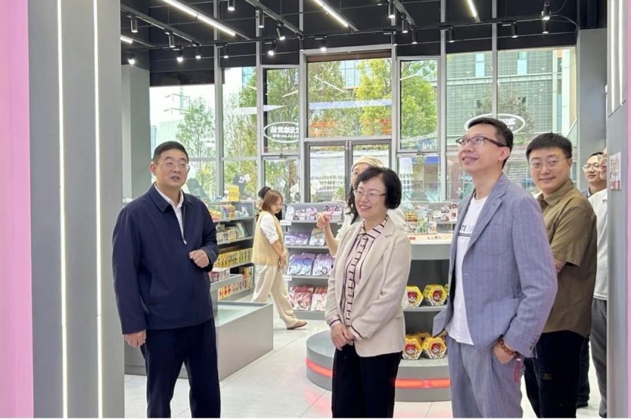 efe915d4-f6b6-4441-909d-e7e099c87c84 efe915d4-f6b6-4441-909d-e7e099c87c84